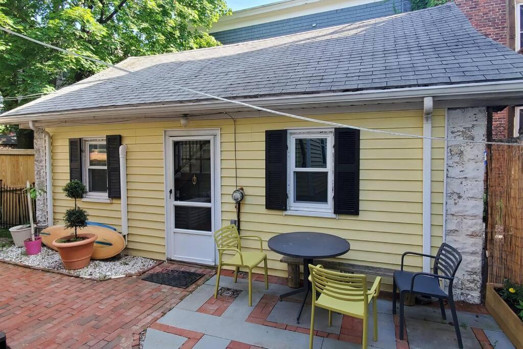 Harvard Squares Only Tiny House On The Charles! Villa Cambridge Exterior photo